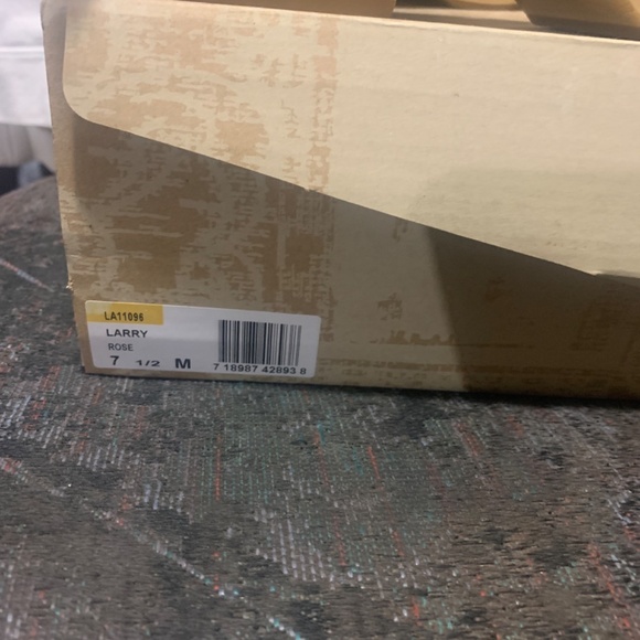 Shoes - Picture 2 of 2